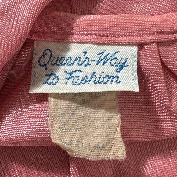 Vintage Queens Way Shiny Silky Pretty In Pink Nylon Pajama Set Batwing Wrap Top - Picture 8 of 9